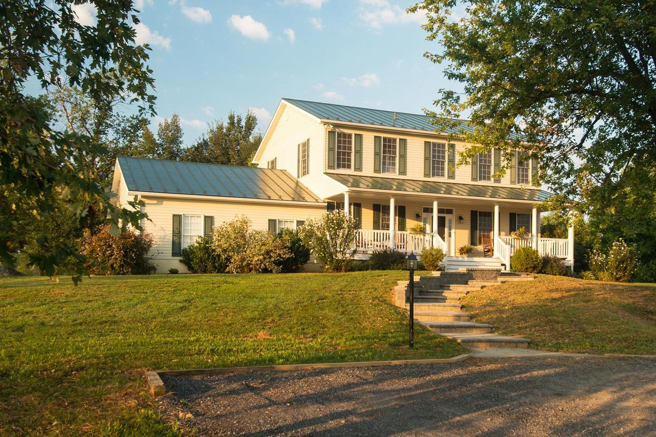 Hillbrook Inn & Spa (Adults Only) Чарльз-Таун Экстерьер фото