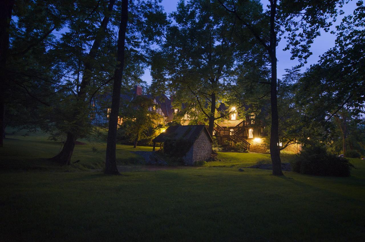 Hillbrook Inn & Spa (Adults Only) Чарльз-Таун Экстерьер фото
