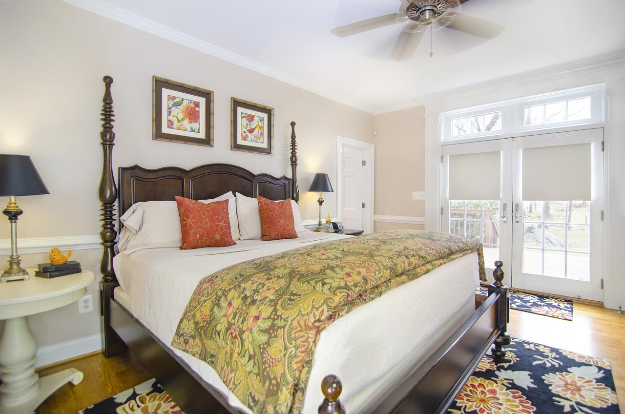 Hillbrook Inn & Spa (Adults Only) Чарльз-Таун Экстерьер фото