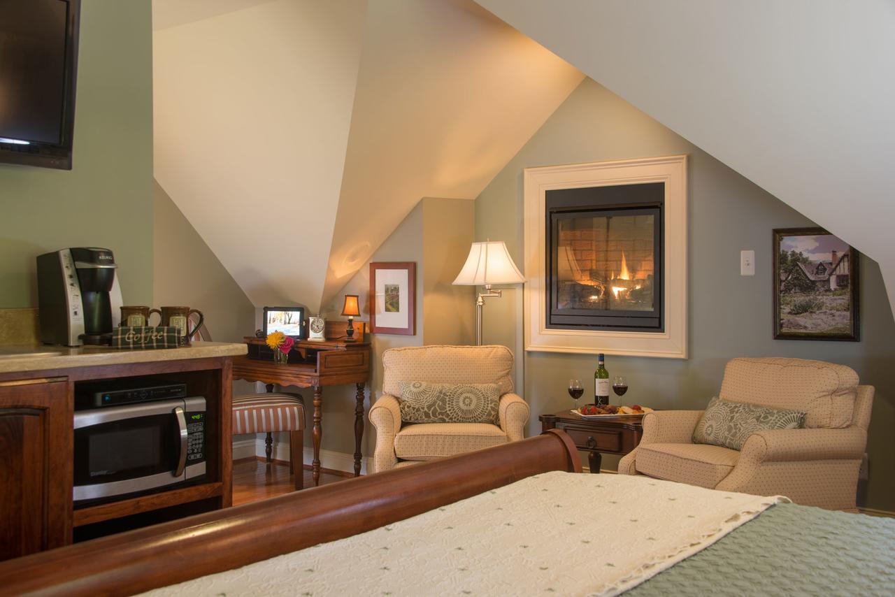 Hillbrook Inn & Spa (Adults Only) Чарльз-Таун Экстерьер фото