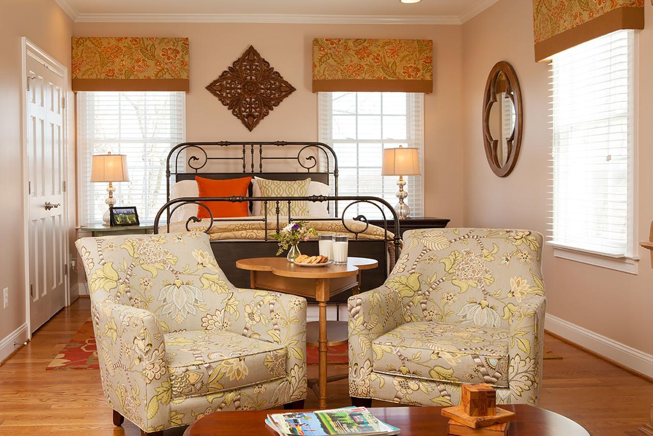 Hillbrook Inn & Spa (Adults Only) Чарльз-Таун Экстерьер фото