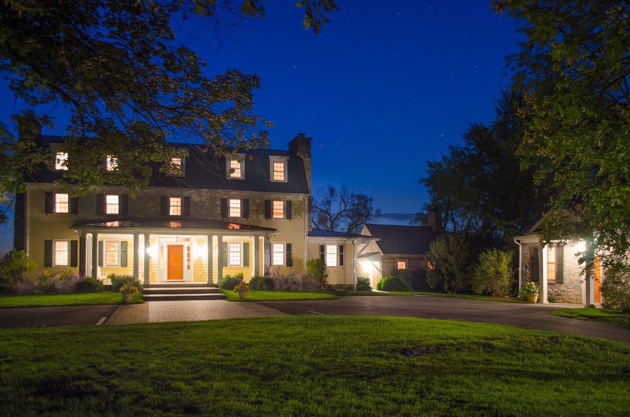 Hillbrook Inn & Spa (Adults Only) Чарльз-Таун Экстерьер фото