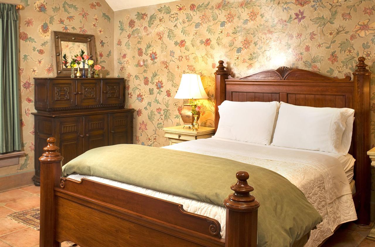 Hillbrook Inn & Spa (Adults Only) Чарльз-Таун Экстерьер фото