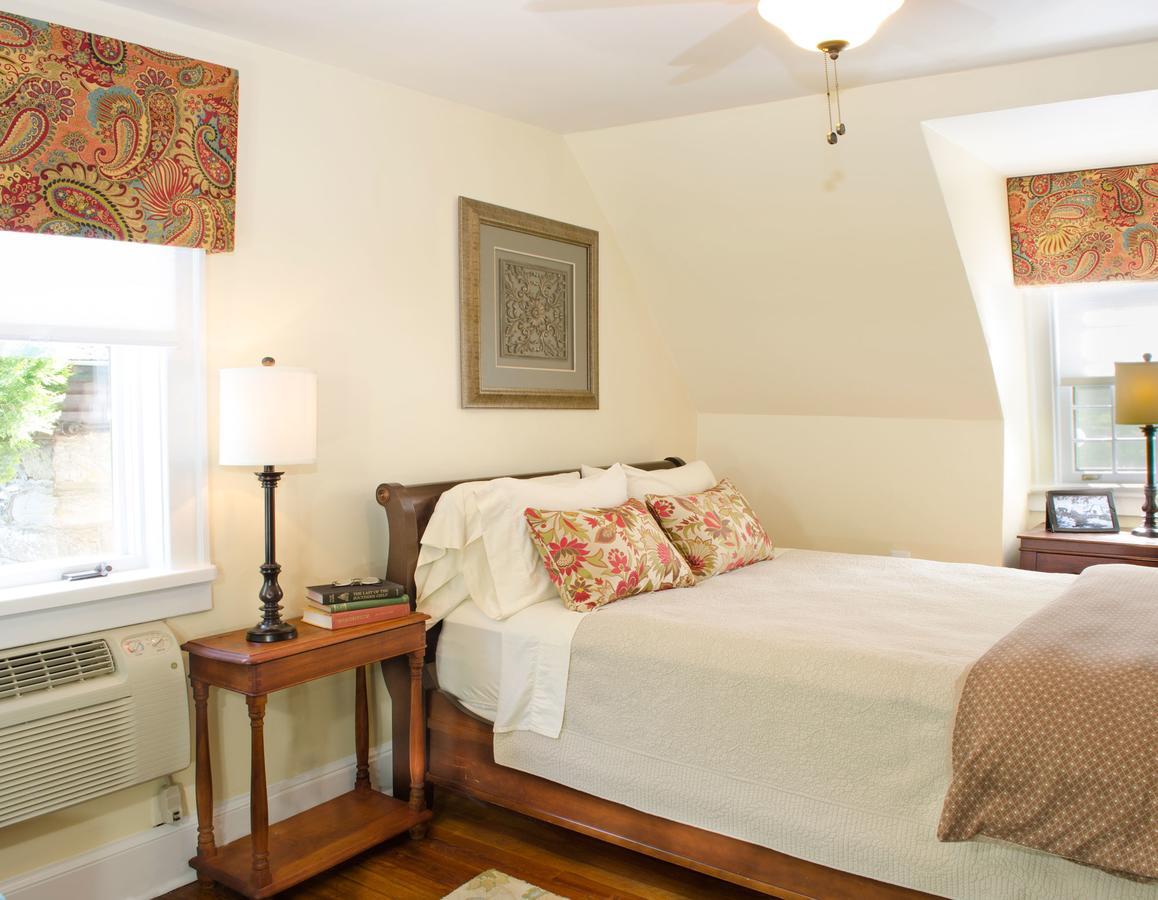 Hillbrook Inn & Spa (Adults Only) Чарльз-Таун Экстерьер фото