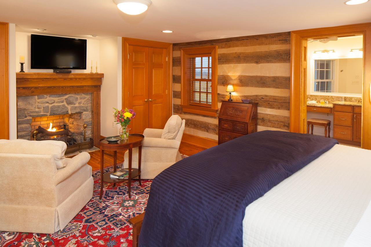 Hillbrook Inn & Spa (Adults Only) Чарльз-Таун Экстерьер фото