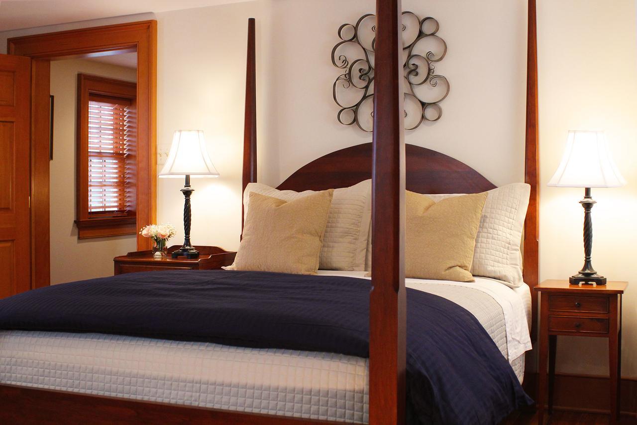 Hillbrook Inn & Spa (Adults Only) Чарльз-Таун Экстерьер фото