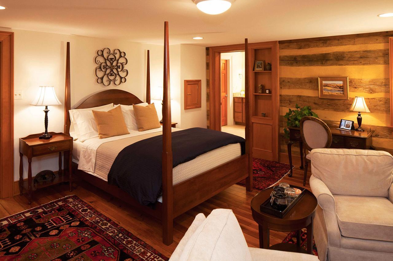 Hillbrook Inn & Spa (Adults Only) Чарльз-Таун Экстерьер фото